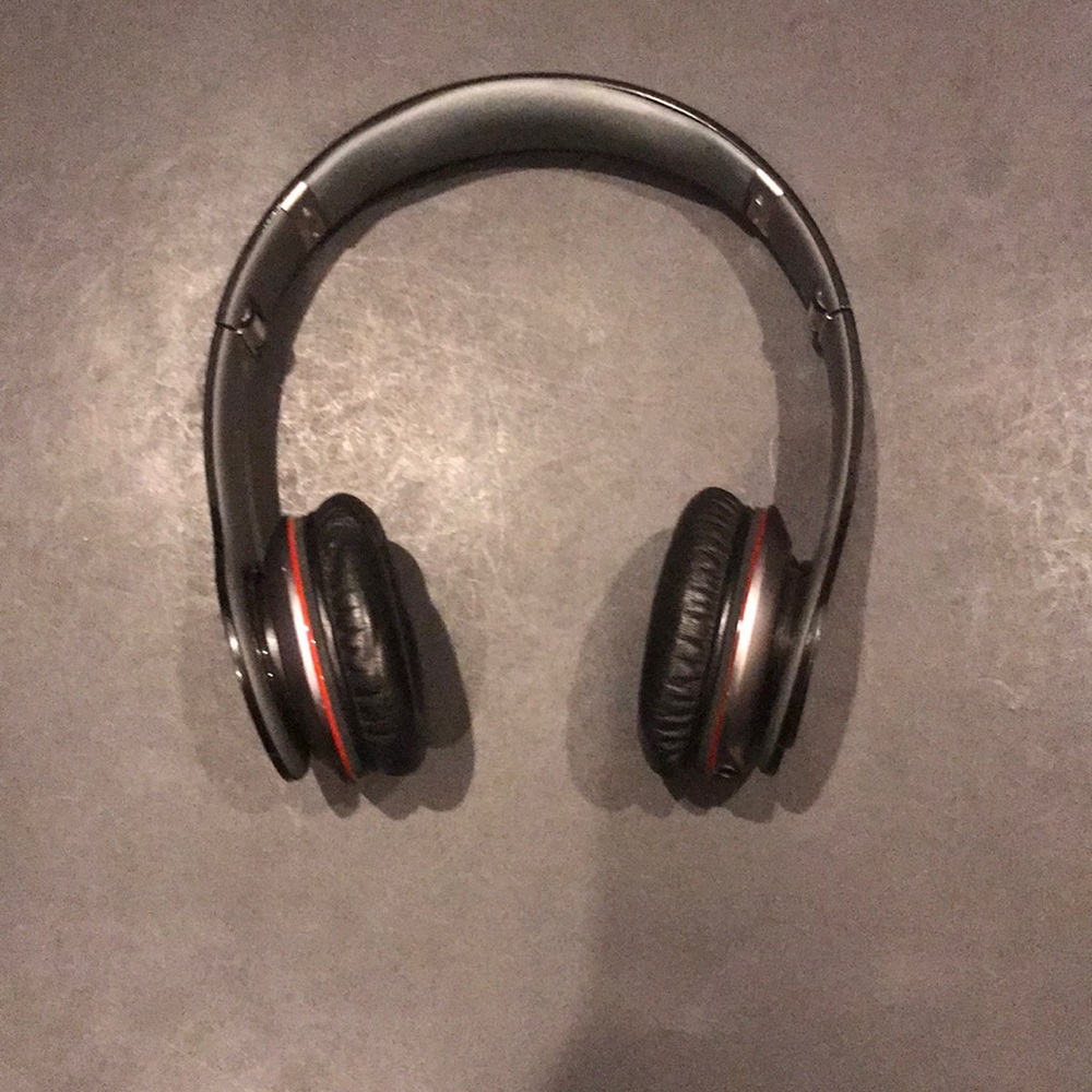 Beats Solo HD generation 1 wired headphones - Picture 6 of 8